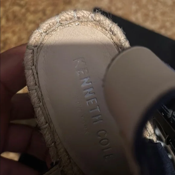 Kenneth Cole Navy Wedge Sandals. Size 7.5 preloved - Picture 3 of 16